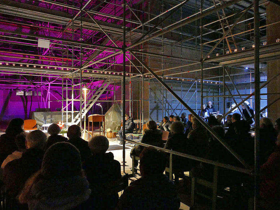 Heilige Messe auf der Baustelle zum 4. Advent (Foto: Karl-Franz Thiede)